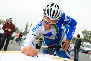 Jan Barta (Team NetApp) signs in.