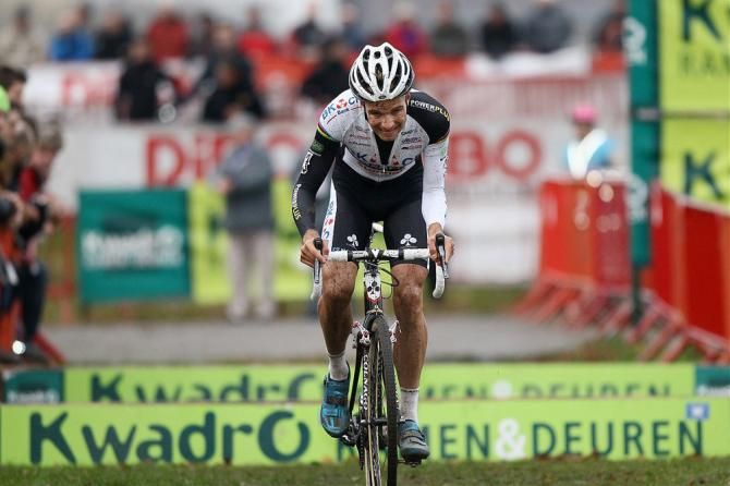 Niels Albert (BKCP-Powerplus) alone in the lead at Scheldecross
