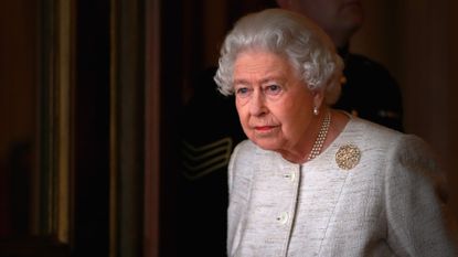 Queen Elizabeth II prepares to greet Kazakhstan President Nursultan Nazarbayev at Buckingham Palace on November 4, 2015 in London