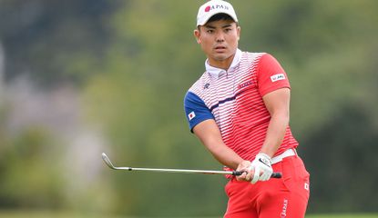 Taiga Semikawa hits a chip shot