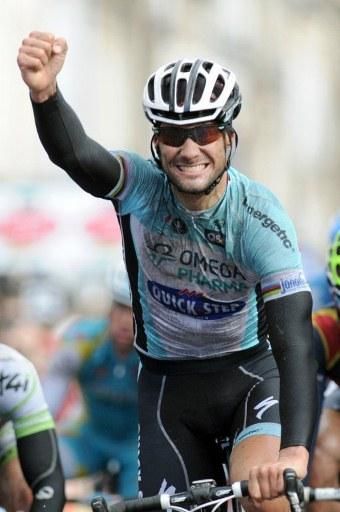 Tom Boonen (Omega Pharma-Quickstep) wins the Paris-Nice sprint on stage 2