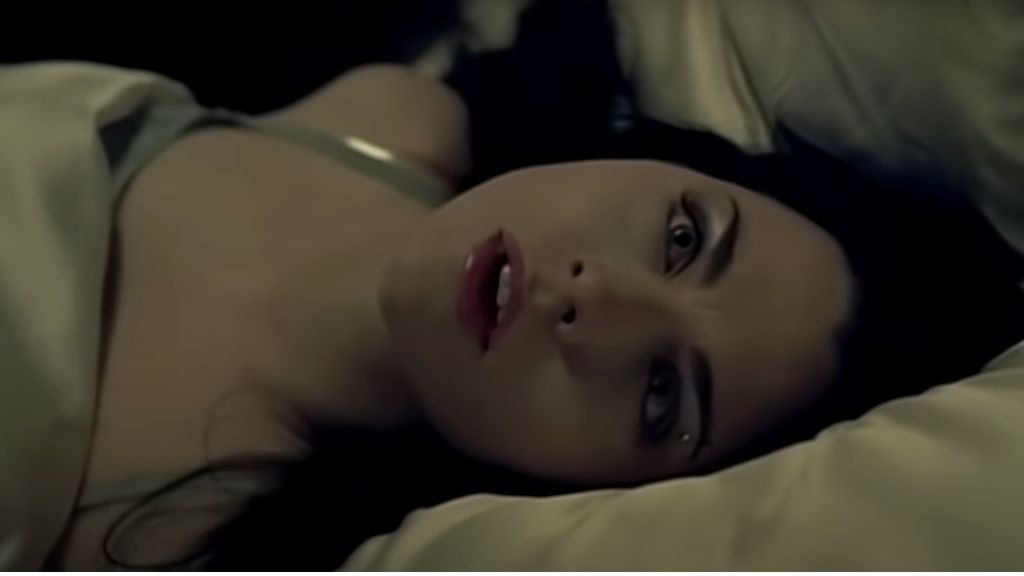 Evanescence's Bring Me To Life is number 1 on iTunes 19 years after its ...