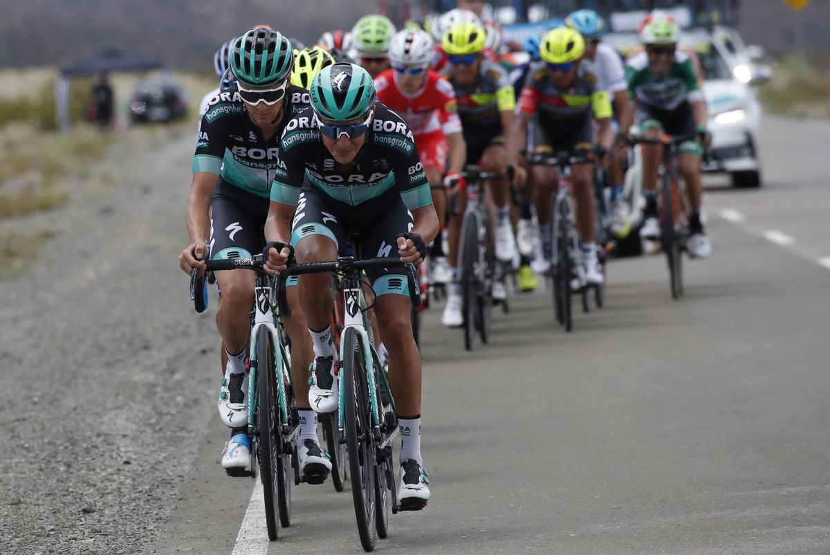 Bora-Hansgrohe lead the chase