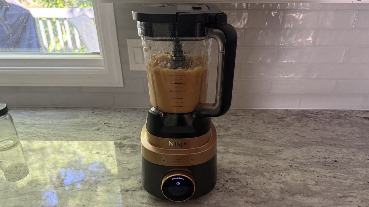 Ninja CrushBOSS blender in action