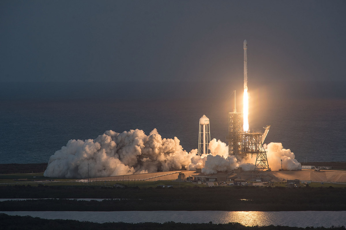 In Photos: SpaceX's Double Rocket Launches And Landings Of October 2017 ...