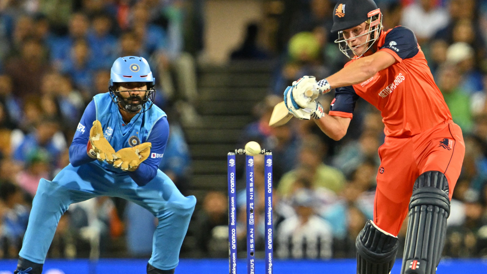 India's Dinesh Karthik and Netherlands' Scott Edwards during the T20 Cricket World Cup 2022