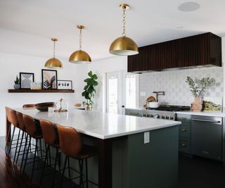 Small modern farmhouse kitchen with island seating