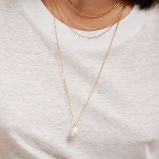 Bold Pearl Pendant Necklace