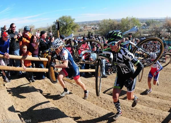 Nicole Duke (Cannondale) tries to hold off a surging Compton