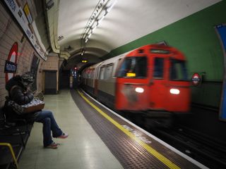 Image of a subway train arriving at Paddington underground station, taken on the OM System OM-3 with the OM System M.Zuiko 17mm f/1.8 II