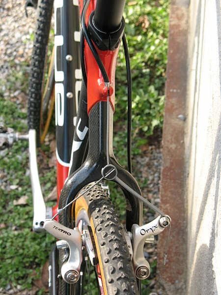 Frattini runs a Tektro Oryx cantilever brake only on the rear.