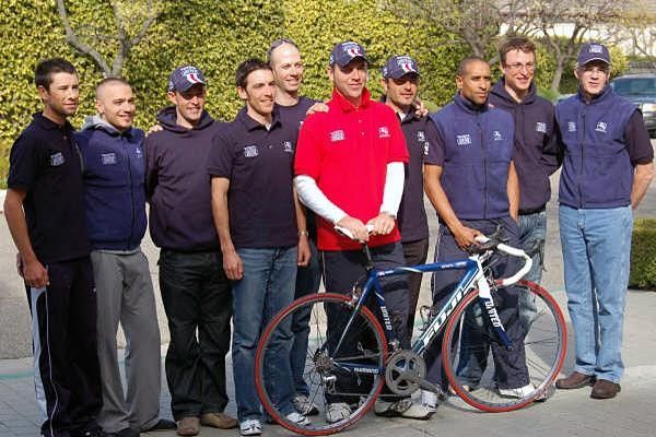 Finally it was sunny for a change so the team photo could turn out well.