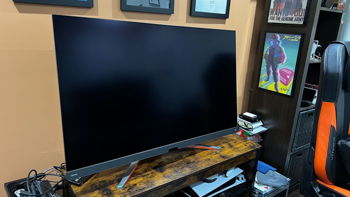 BenQ EX480UZ monitor.