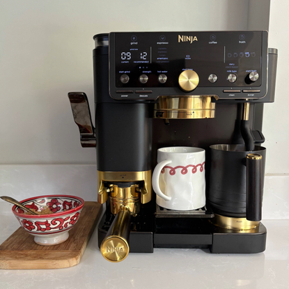 Trying David Beckham's Ninja coffee machine at home 