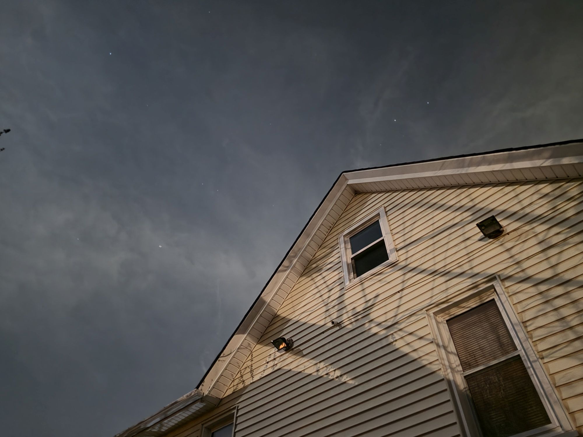 Samsung Galaxy S26 Ultra Standard Mode low light sample.