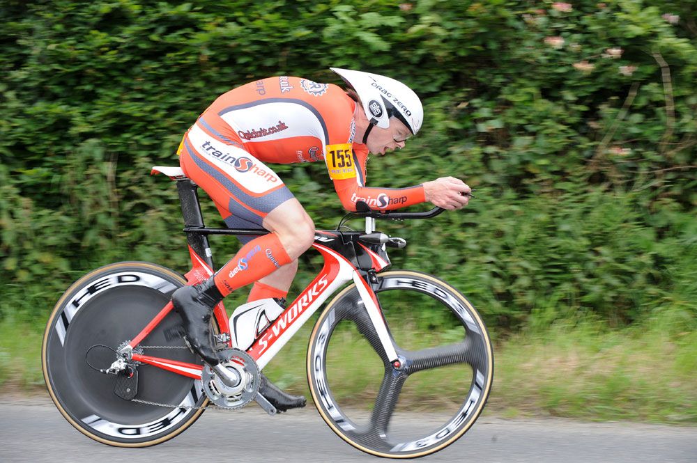 Hutchinson sets new 30-mile time trial record | Cycling Weekly