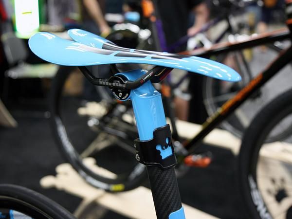The integrated seatmast on Independent Fabrications' Factory Lightweight mountain bike is topped by a seatmast of the company's own design.