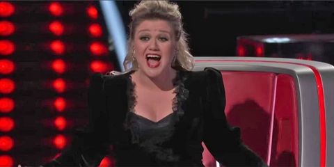 Kelly Clarkson Apparently Learned About Her Divorce Victory On The ...