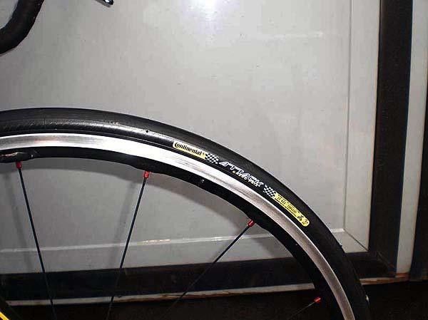 Clincher wheels offer better practicality for training but Cavendish will undoubtedly use tubulars come race day.