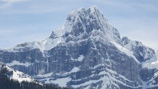 what are the Piolets d'Or: Howse Peak