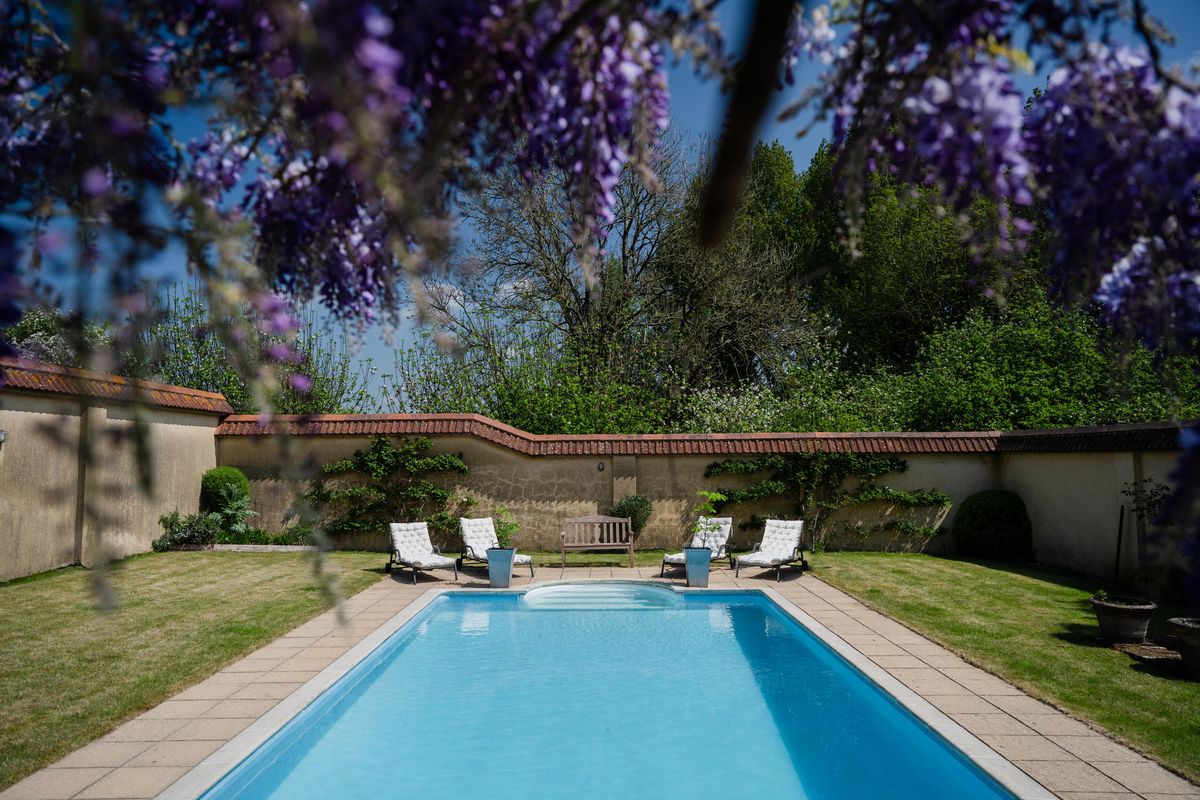 A Piddle Valley paradise for sale, with eight acres, and a pool that'll ...