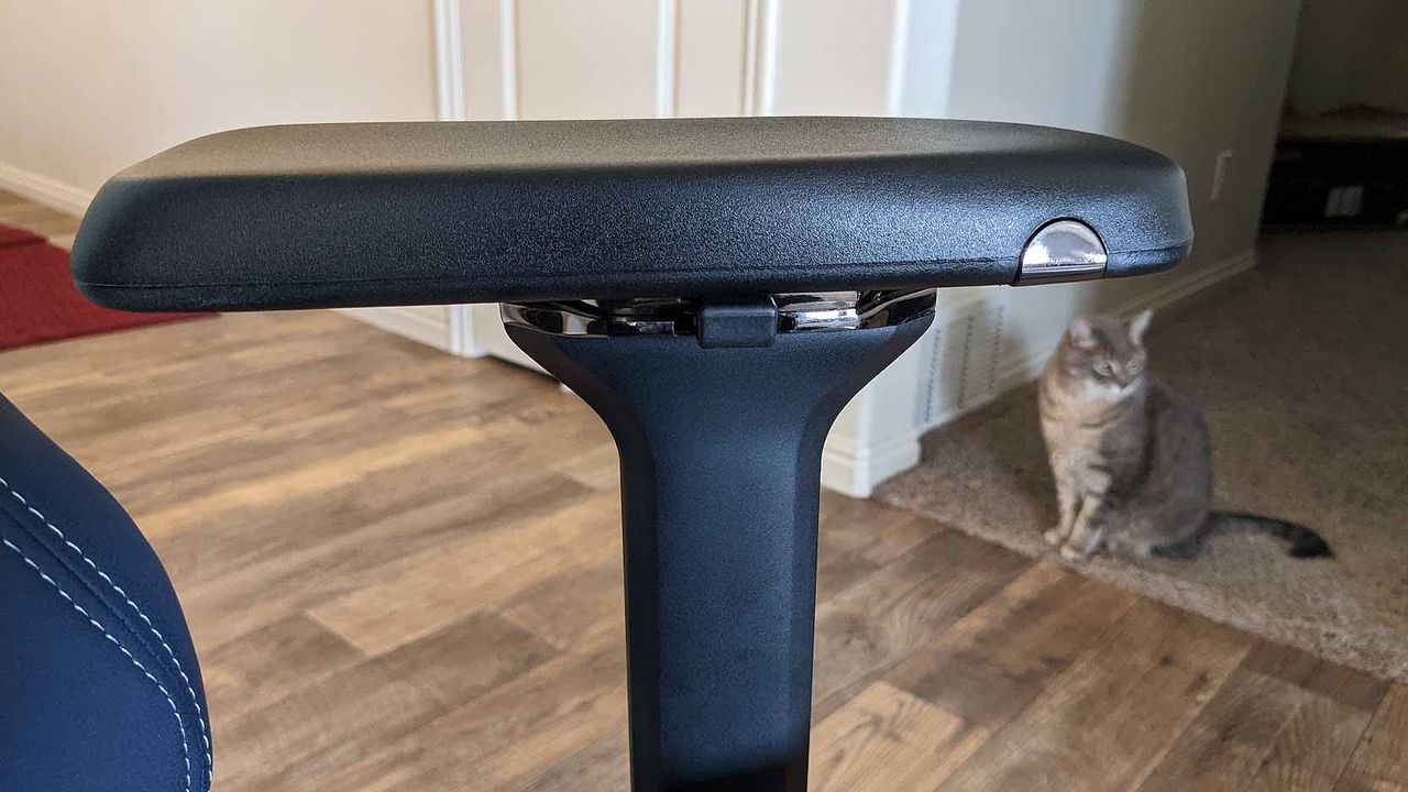 Boulies Master Series gaming chair armrest