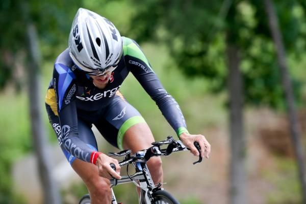 Matt Cooke (Exergy) fights his way up one of the rollers along the course.