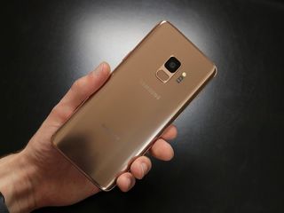 Samsung Galaxy S9 in Sunrise Gold