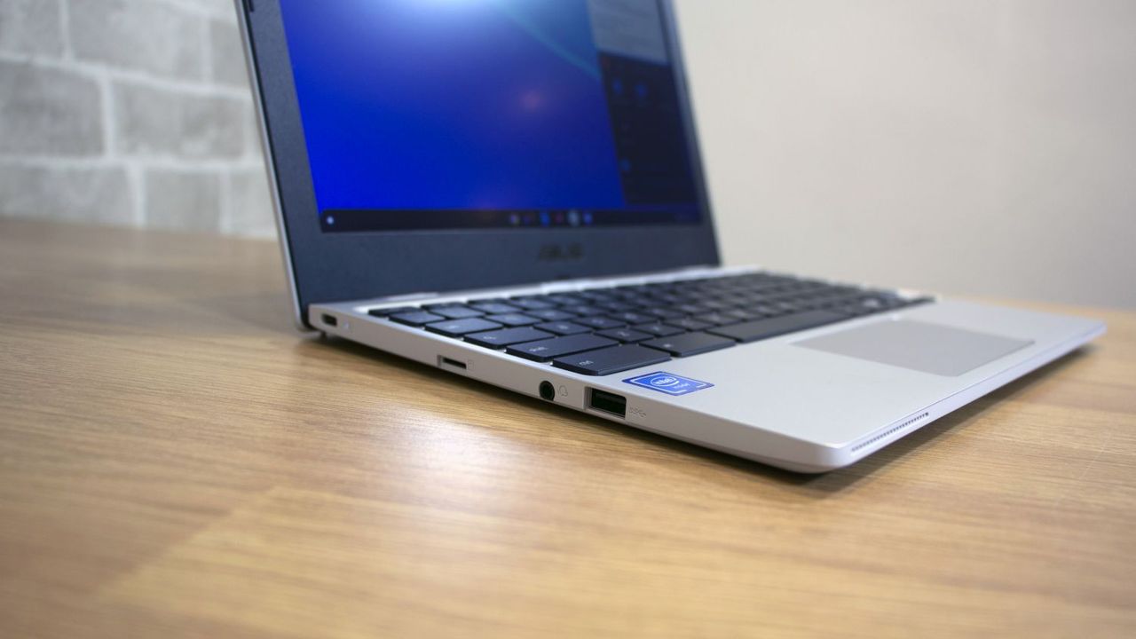 A closeup of the Asus Chromebook CX1's left hand ports
