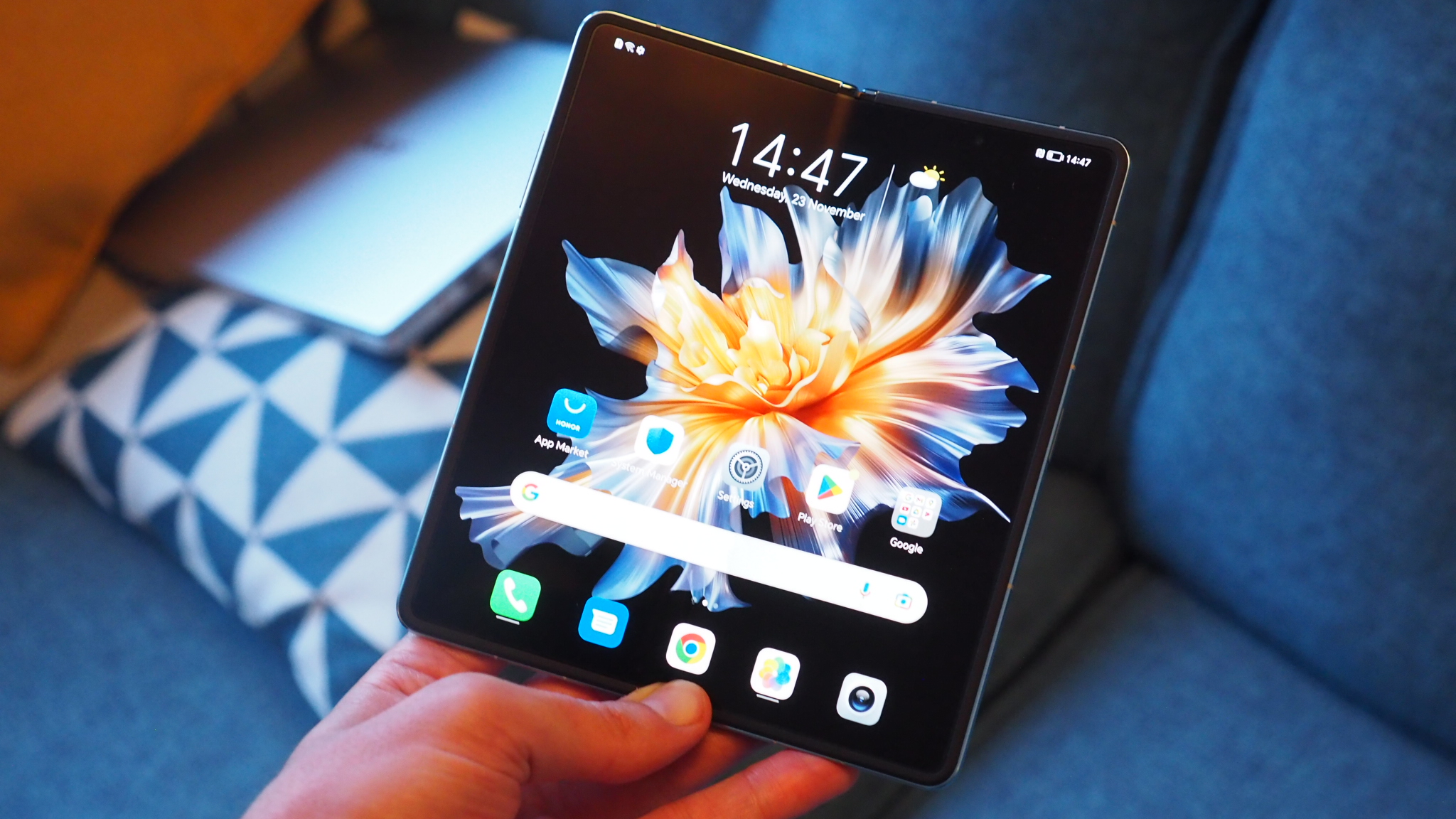 Honor V Purse vs Honor Magic V2: Which Foldable Phone is Best