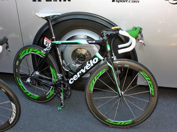Thor Hushovd (Cerv&eacute;lo TestTeam) set off on Stage 4 with this tastefully decorated Cervelo in honor of the points jersey he claimed after winning the day before.