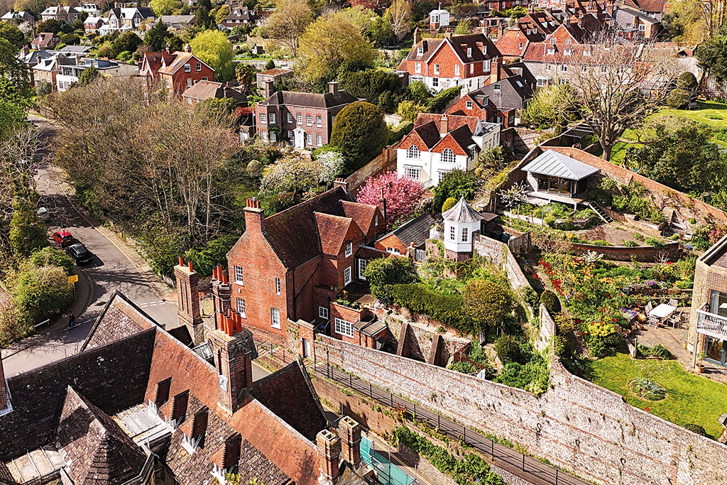 Properties for sale with summer houses: The Caprons, Lewes, East Sussex