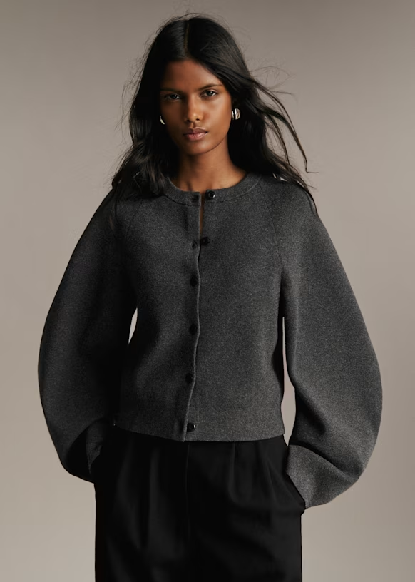 S&amp;eacute;zane, Anne Cardigan