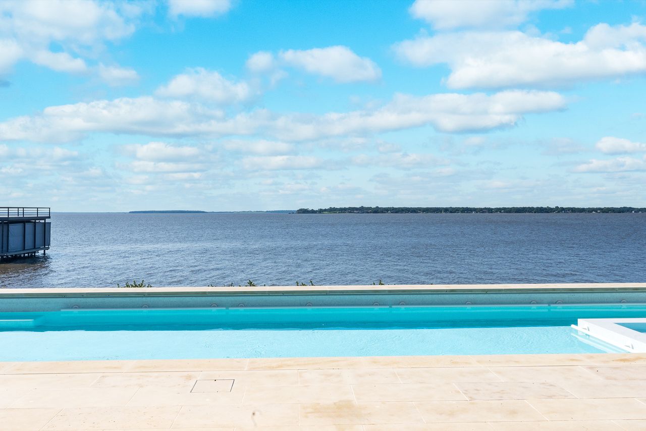 A home for sale in Cedar Creek Lake outside of Dallas, Texas.
