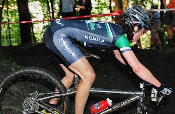Mary McConneloug (Kenda-Seven-No Tubes) riding to 14th place