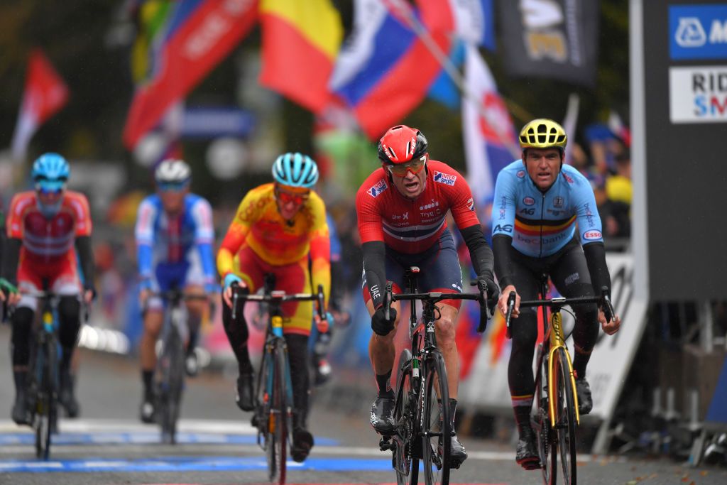 Alexander Kristoff leads the peloton to the line