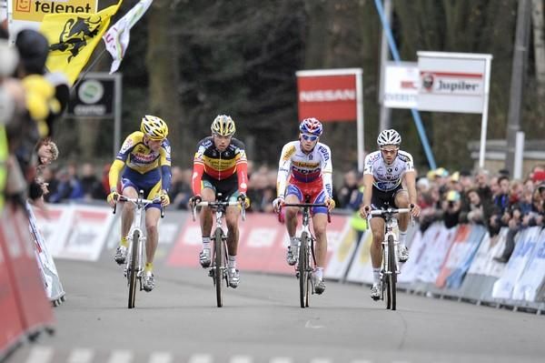 Klaas Vantornout, Sven Nys, Zdenek Stybar and Niels Albert line out on the finishing straight
