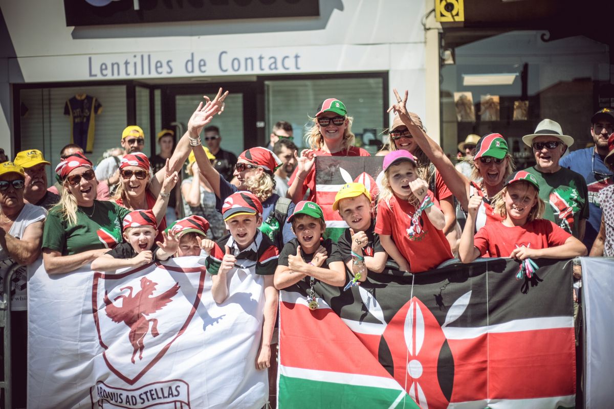 A Kenyan contingent makes some noise in Romans-sur-Is&egrave;re