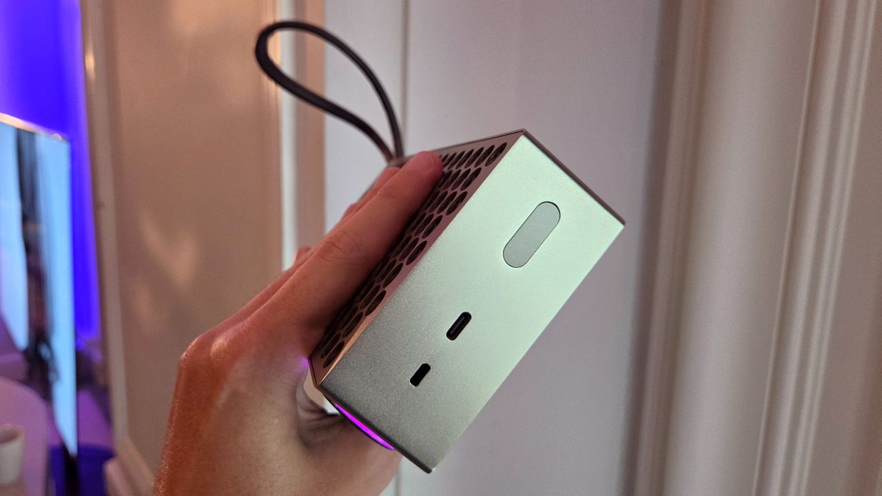 Loewe Neo speaker