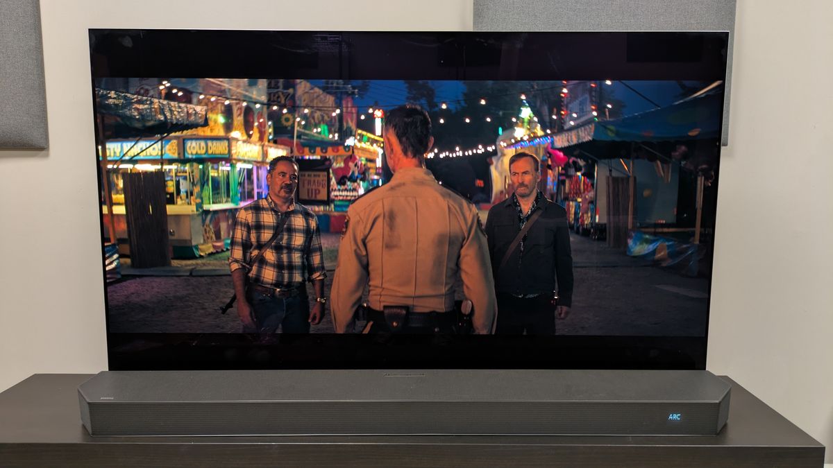 Nobody 2 4K Blu-ray showing Mansell, Ortiz and Abel at the funfair at night on the LG G5