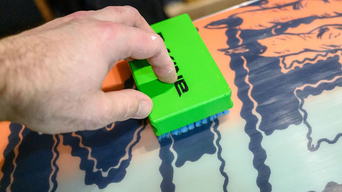 How to wax a snowboard at home Tom's Guide