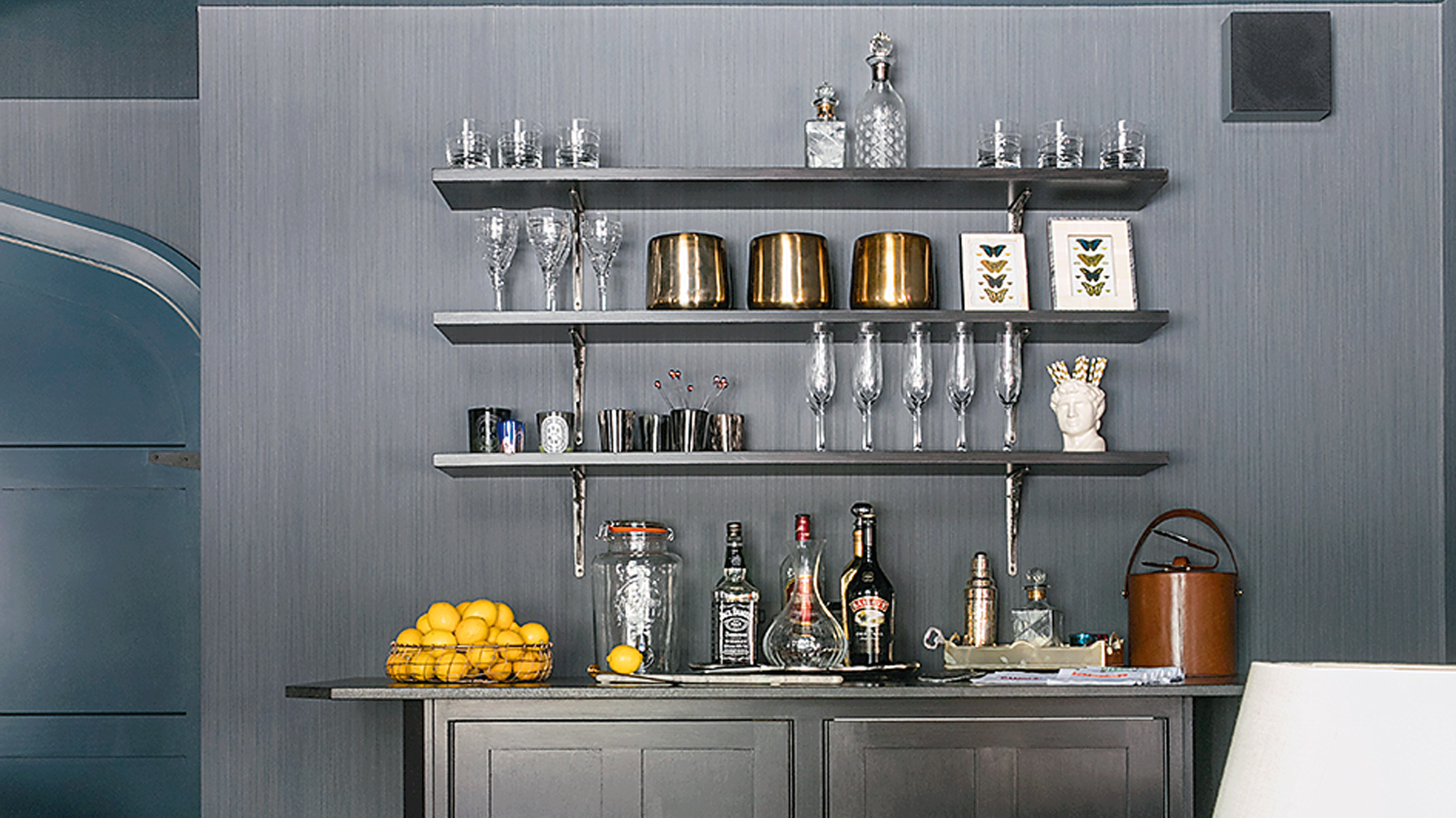 Home bar in grey