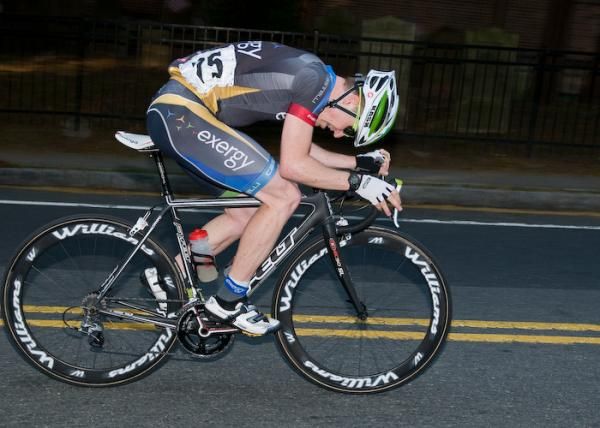Quinn Keogh (Team Exergy) tries to escape the field