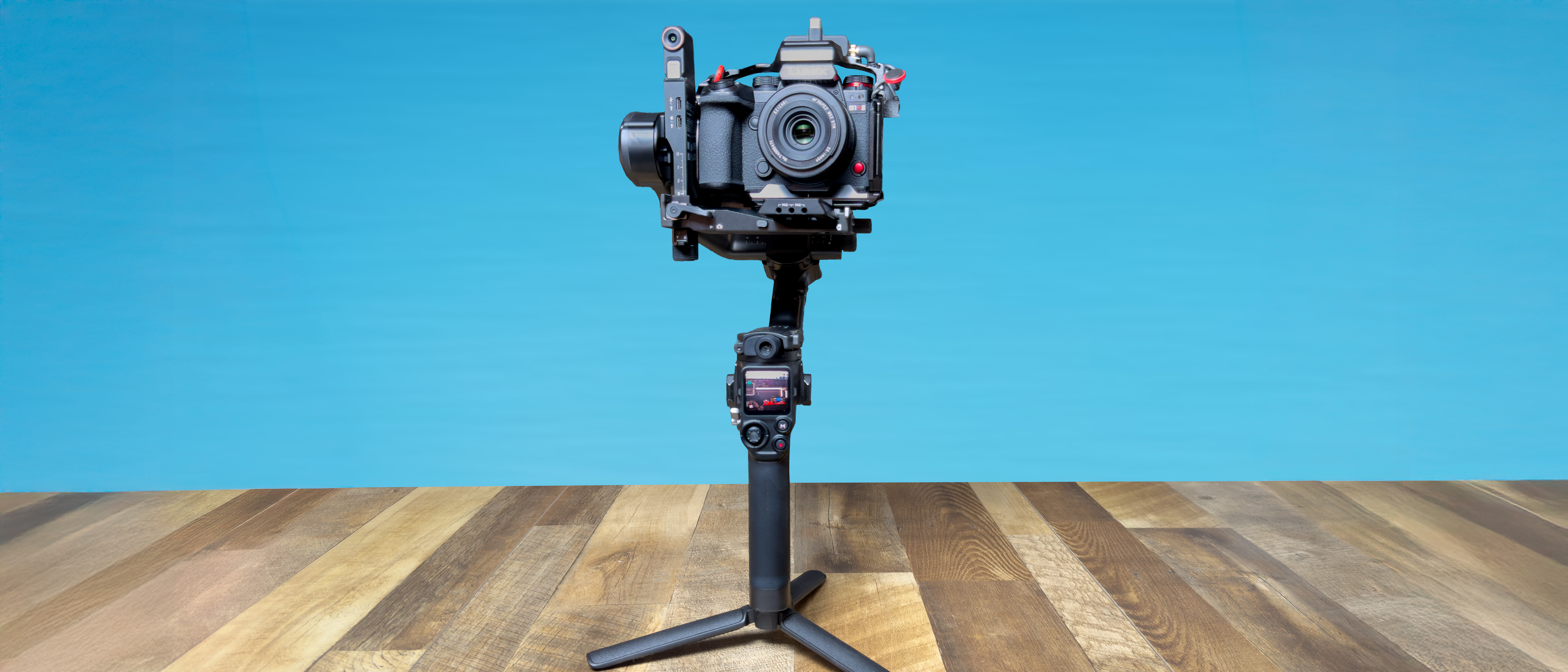 DJI RS 5 against a blue background