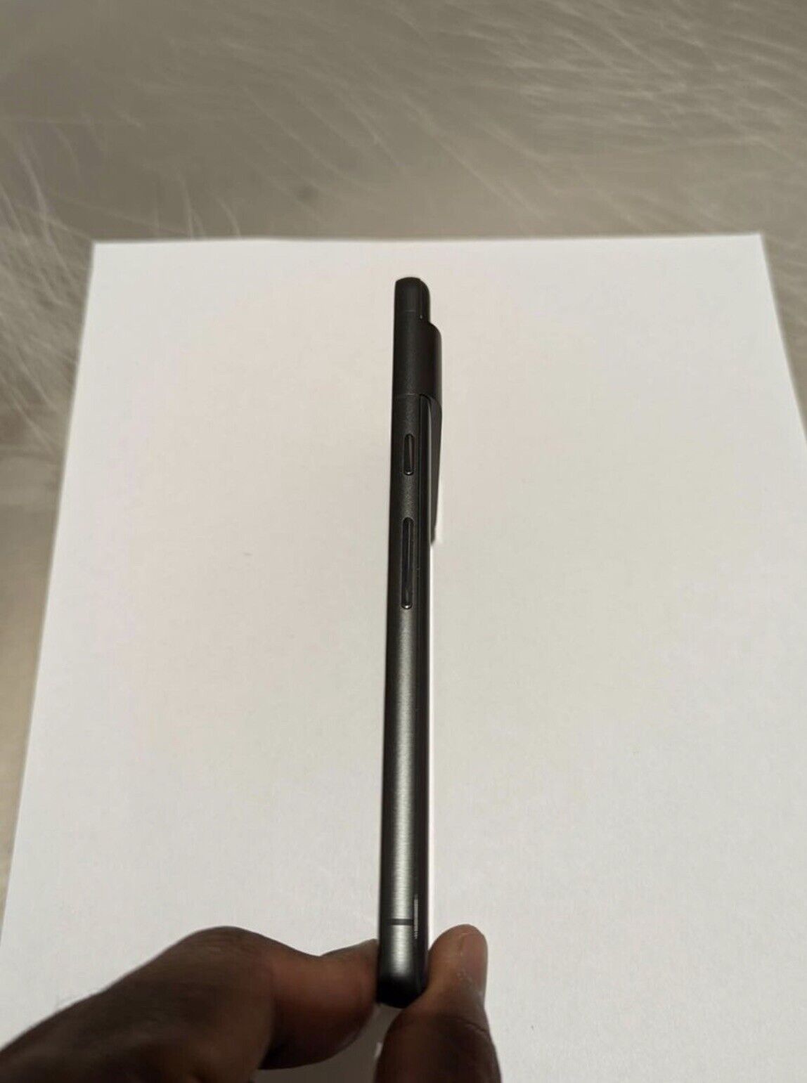 Alleged Pixel 7 prototype