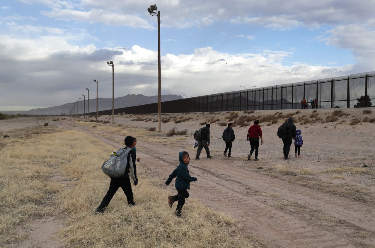 Migrants approaching U.S. border near El Paso.