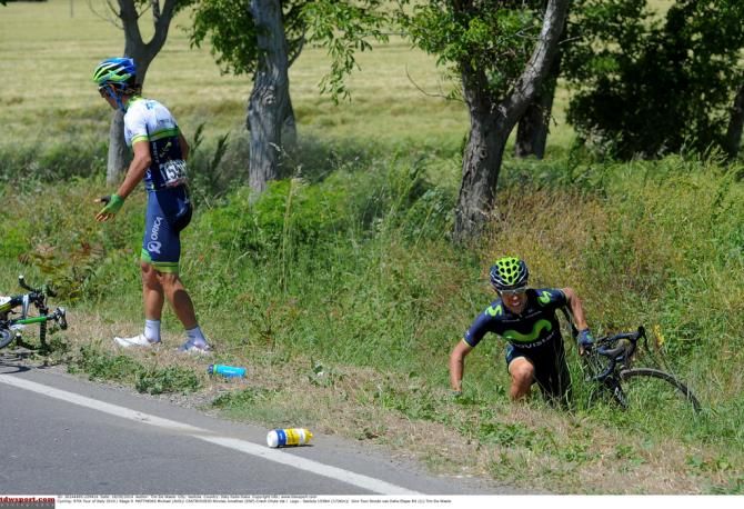 Michael Matthews (Orica-GreenEdge) and Jonathan Castroviejo (Movistar) pick themselves up