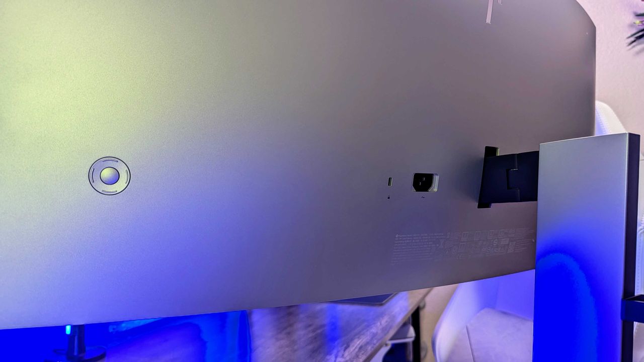 Image of the HP Series 7 Pro 34 WQHD Conferencing Monitor (734pm).