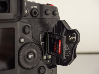 The Canon EOS-1D X Mark III supports dual CFexpress cards – and they are a revelation!