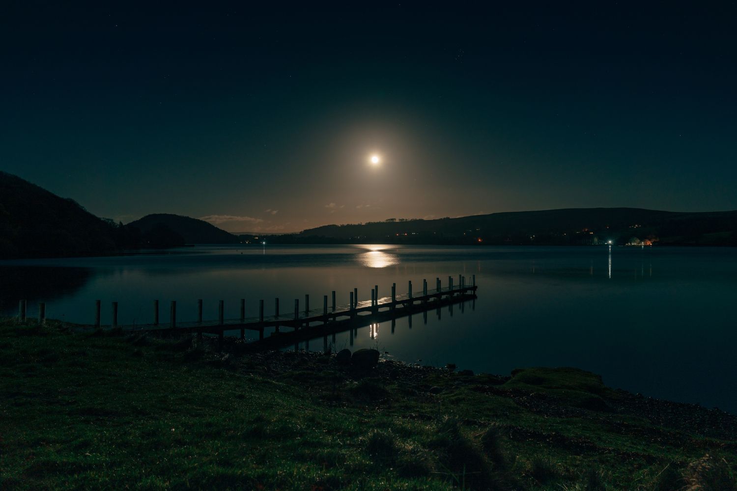 image of the sea at night time